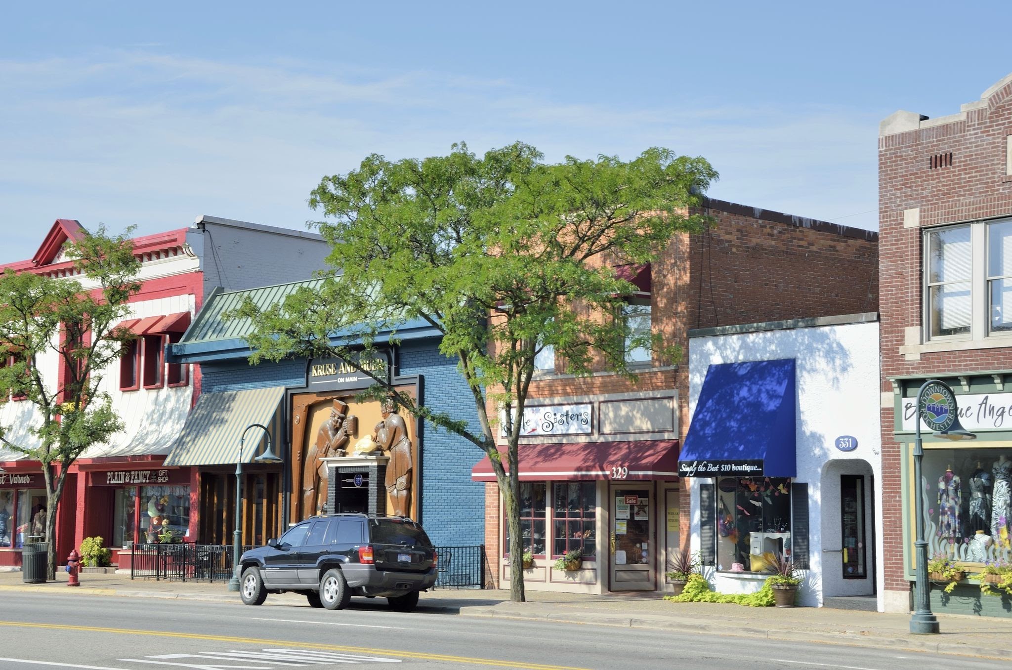 Rochester, Michigan, USA - August 19, 2011: The quaint downtown area of Rochester, Michigan. Rochester is a bedroom community of Detroit, Michigan, with many residents employed by the automotive industry. It has been named one of the best places to live by Money Magazine.